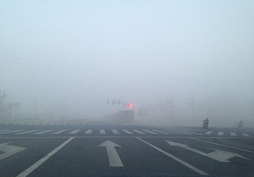 大雾天气,仁宇机械提醒您驾车“雾”必小心