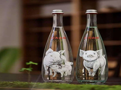 美爆了的农夫山泉金猪水,反渗透设备厂家为你点赞